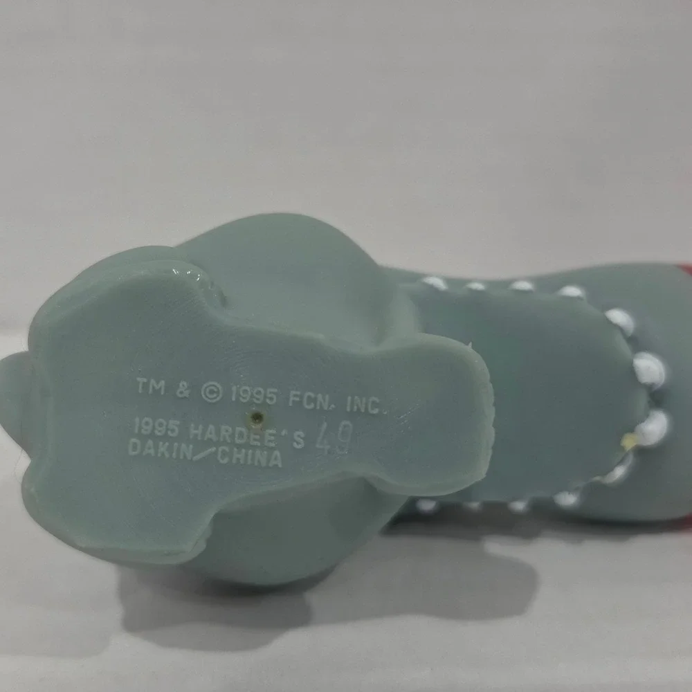 Vintage 1995 Sharky the Sharkdog PVC Figure Dakin Eek The Cat Toy